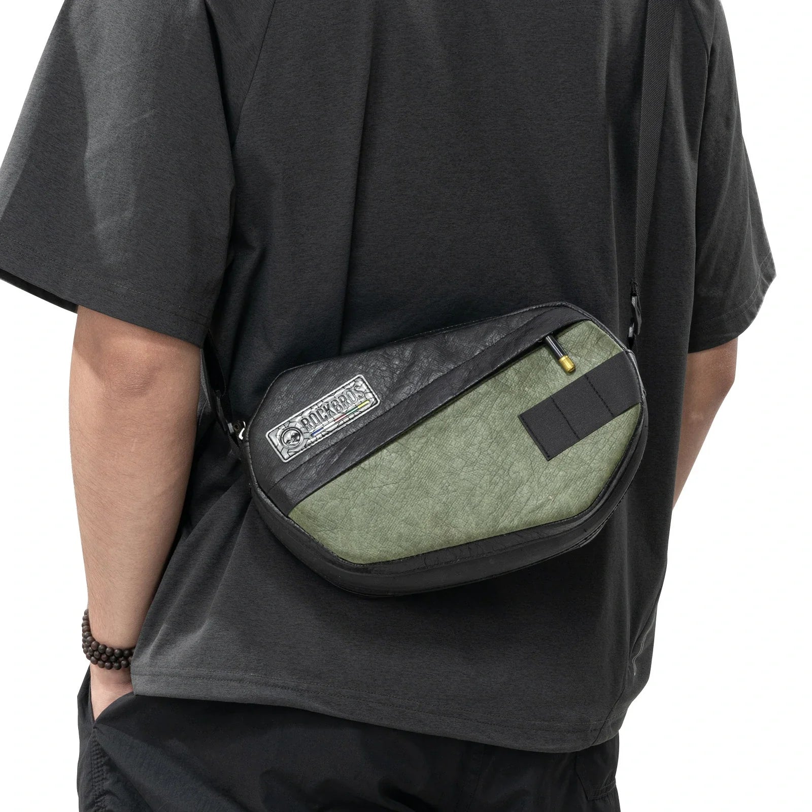 ROAD TO SKY Nachhaltige Fahrrad - Lenkertasche aus recycelten Reifen 2.5L - Fahrradtaschen ROCKBROS - EU - NooMii