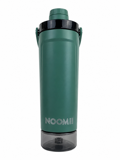NooMii ProShake 600 Protein-Shaker in Grün mit Tragegriff und transparentem Pulverfach im Boden