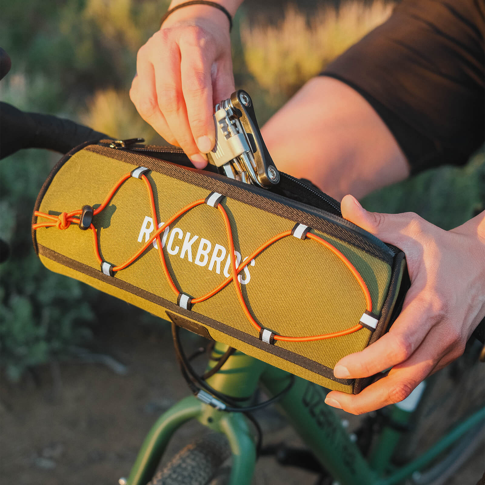 ROAD TO SKY Wasserdichte Reflektierende Zylindrische Lenkertasche - Fahrradtaschen ROCKBROS - EU - NooMii