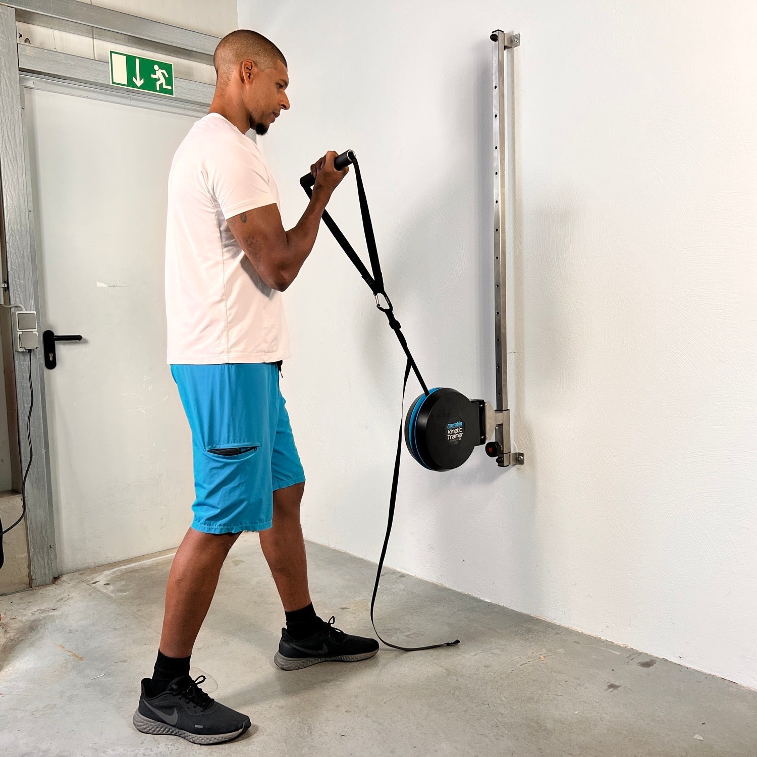 Wall Rail - Fast height adjustment for revvll and Kinetic Trainer - aerobis fitness - NooMii